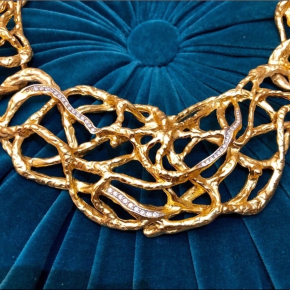 Vintage Elizabeth Taylor Gold Statement Necklace - Picture 2 of 7